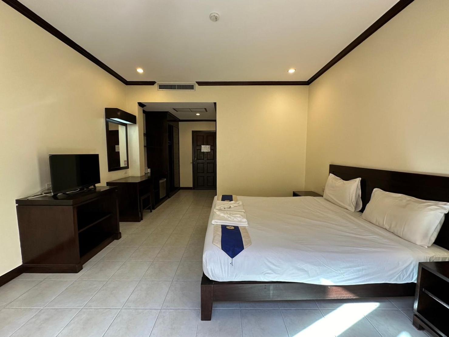 Baan Kingkeaw Thamdee Patong Hotel Bagian luar foto