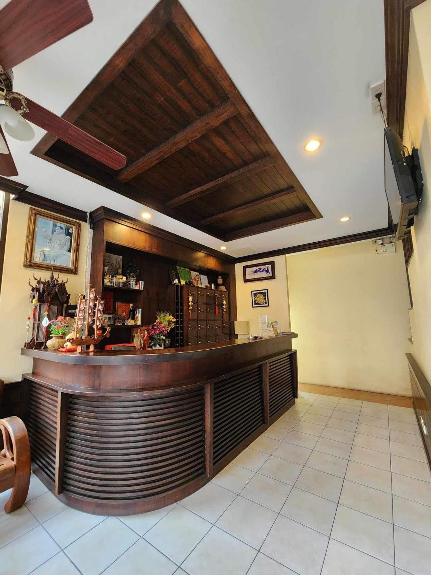 Baan Kingkeaw Thamdee Patong Hotel Bagian luar foto