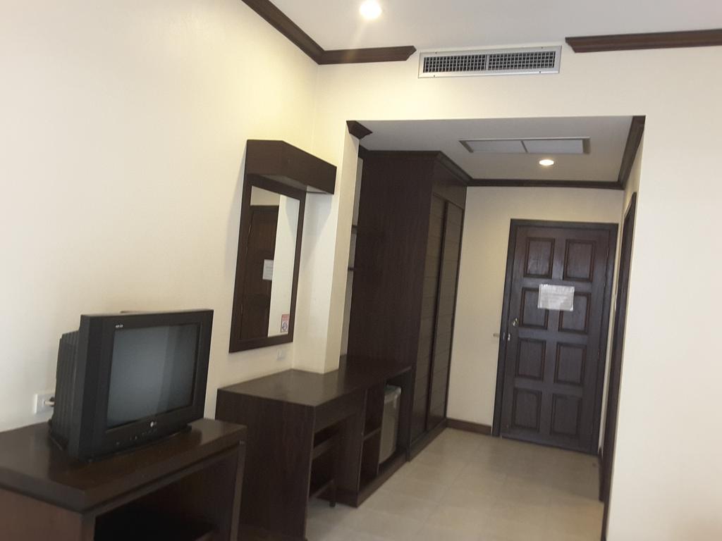 Baan Kingkeaw Thamdee Patong Hotel Bagian luar foto